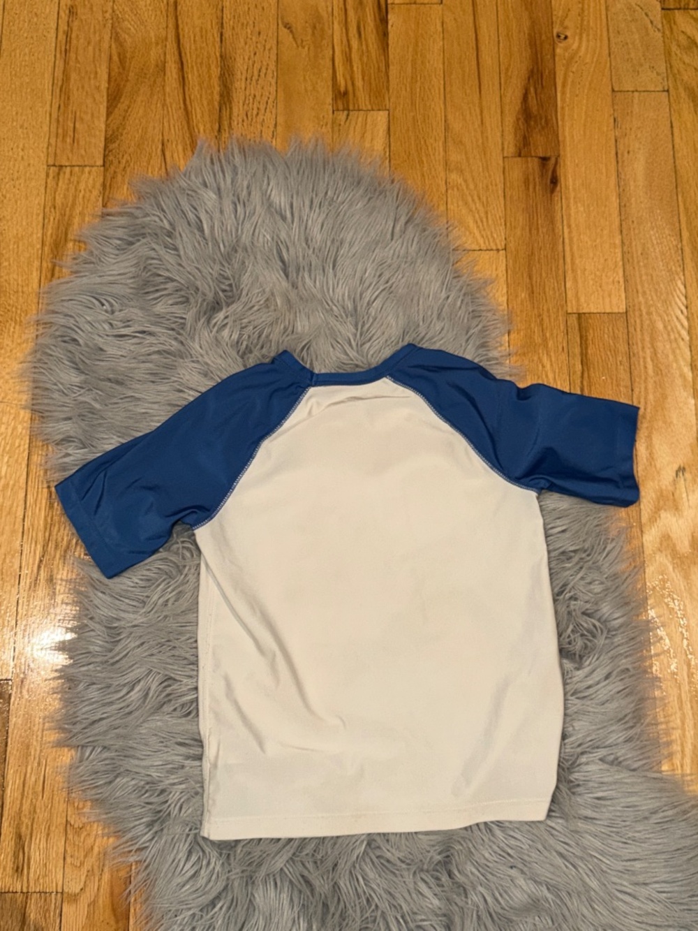 Gap Rashguard - Picture 2 of 6
